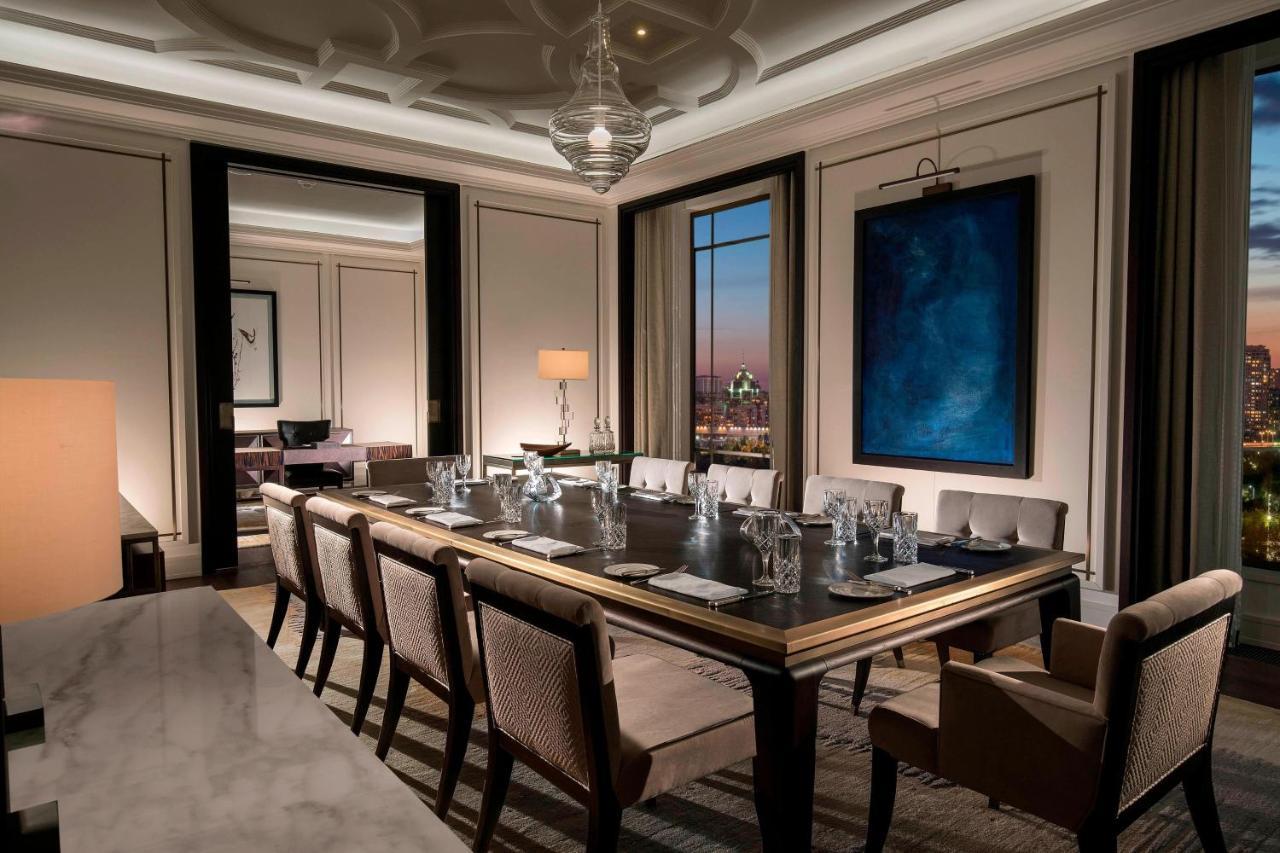 The St. Regis Astana Hotel Bagian luar foto The dining room