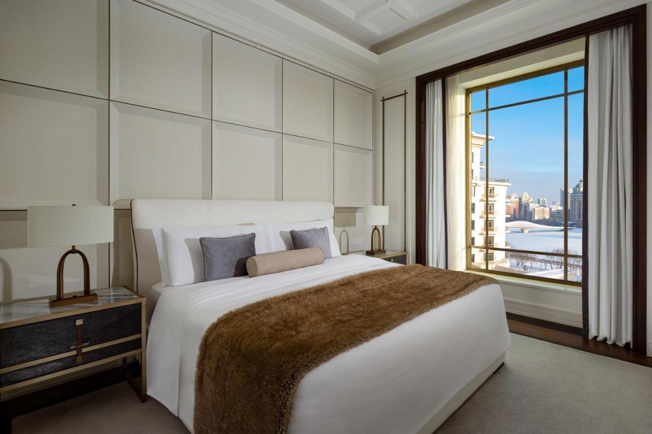 The St. Regis Astana Hotel Bagian luar foto A bedroom at the Four Seasons Hotel