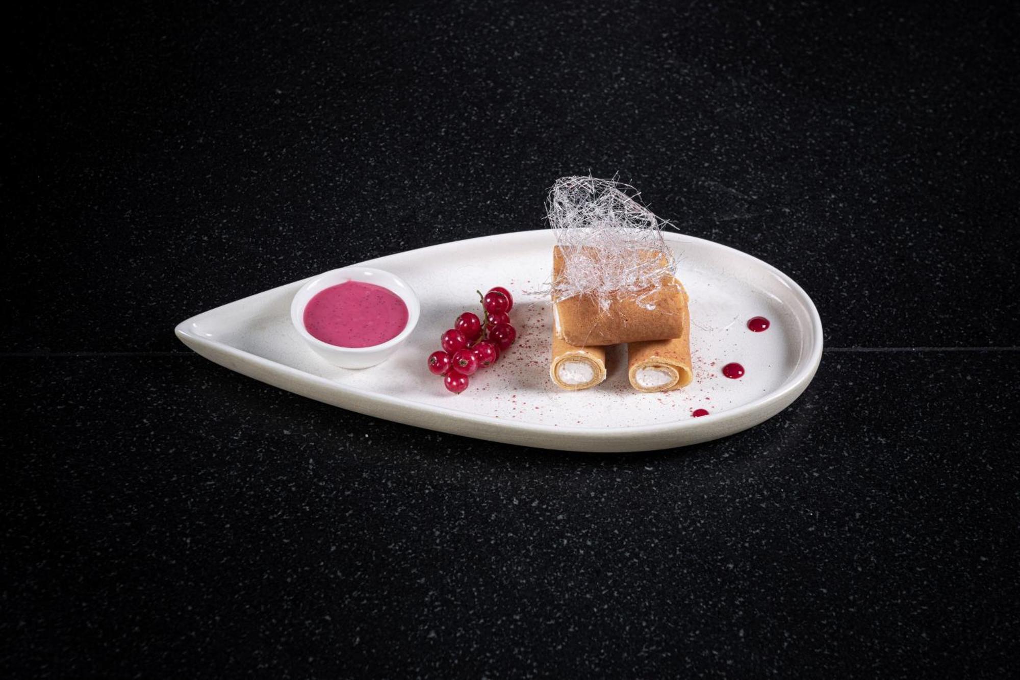 The St. Regis Astana Hotel Bagian luar foto A dessert
