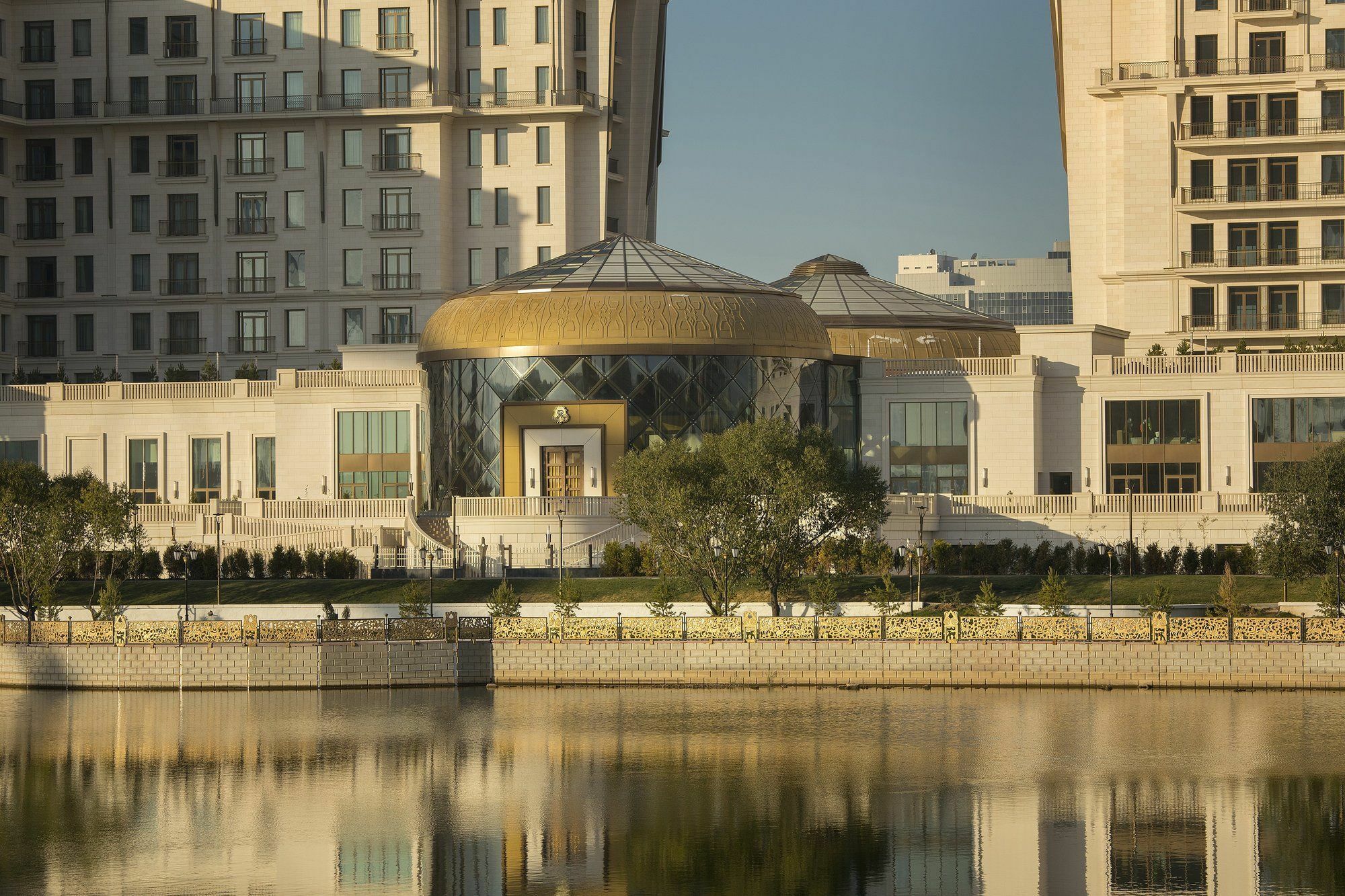 The St. Regis Astana Hotel Bagian luar foto The Four Seasons Hotel